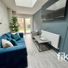Photo 7: Kitchen / Lounge