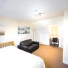 Photo 2: En-Suite