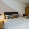 Photo 10: Room 2
