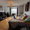 Photo 4: Living room 