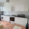 Photo 10: Kitchen 