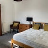 Photo 5: large en-suite room