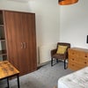 Photo 6: large en-suite room