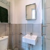 Photo 6: Room 1 (ensuite)