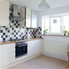 Photo 4: kitchen 