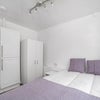 Photo 8: Room 4 