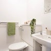 Photo 3: En-suite bathroom