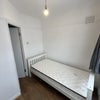 Photo 8: room 4 