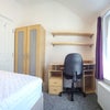Photo 5: 1st Floor Middle Rear