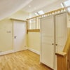 Photo 4: Room 1