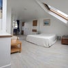 Photo 3: ROOM 4