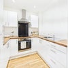 Photo 5: kitchen