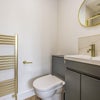 Photo 3: ROOM 5 ENSUITE