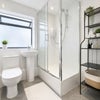 Photo 3: ful bathroom