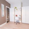 Photo 2: Room 5 Spacious En Suite