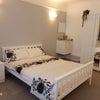 Photo 6: Room 2