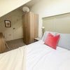 Photo 4: Room 7