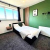 Photo 16: Room 2