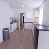 Photo 5: kitchen