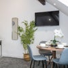 Photo 10: Apartment 8