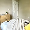 Photo 14: Room 1: Fully furnished and all bills included!