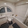 Photo 6: Washroom 2