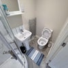 Photo 4: Room 2 ensuite room