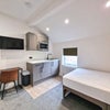 Photo 3: Studio 6 En Suite