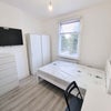 Photo 3: Room 4 Ensuite (Available)