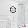 Photo 5: En-Suite A