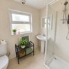 Photo 10: Bathroom