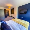 Photo 2: Room 4 - En suite