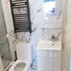 Photo 4: ensuite bathroom for studio flar