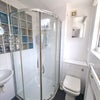 Photo 8: Ensuite (Room 5)