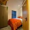 Photo 17: Room 8