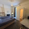 Photo 5: R9 Twin en-suite