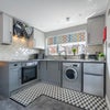 Photo 4: Kitchen