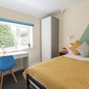 Photo 4: Bedroom