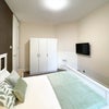 Photo 5: Room 1