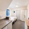 Photo 3: Room 10 En Suite