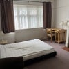 Photo 7: bedroom