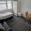 Photo 7: Room 8