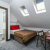 Photo 6: Room 4