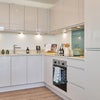 Photo 5: Kitchen