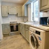 Photo 2: kitchen