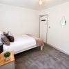 Photo 5: Room 2 En Suite