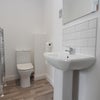 Photo 3: Room 5 Ensuite