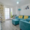 Photo 9: Living Room