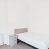 Photo 9: Room 1
