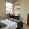 Photo 5: Double bedroom 